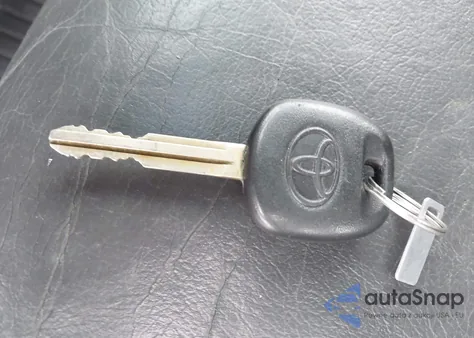 2005 Toyota Matrix Xr z USA, uszkodzony, nr VIN 2T1KR32EX5C417678